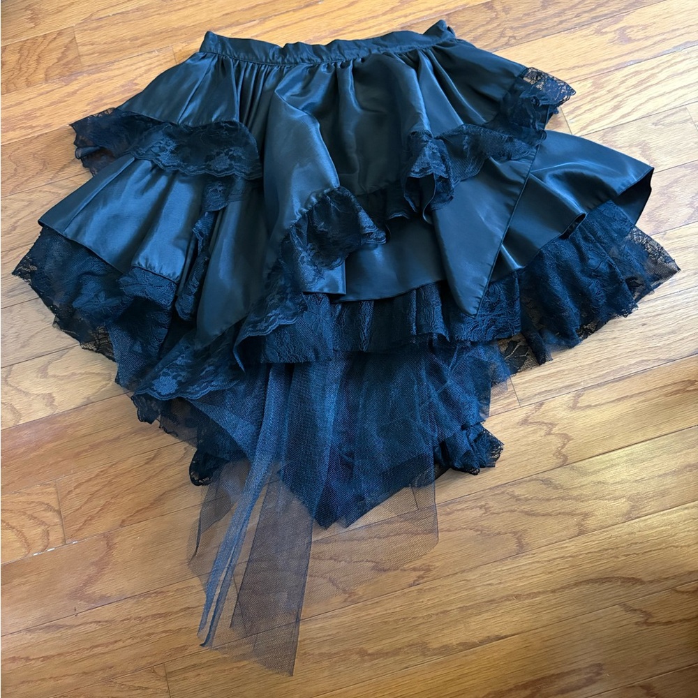 Elegant gothic Black Layered Skirt dolls kill widow